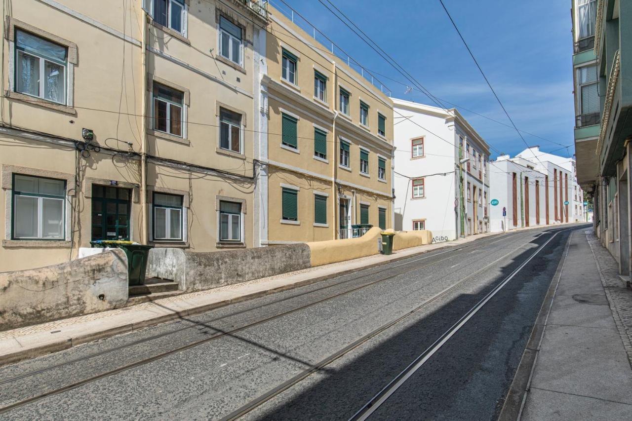 Apartment Typical 2bdr In By Lovelystay Lissabon